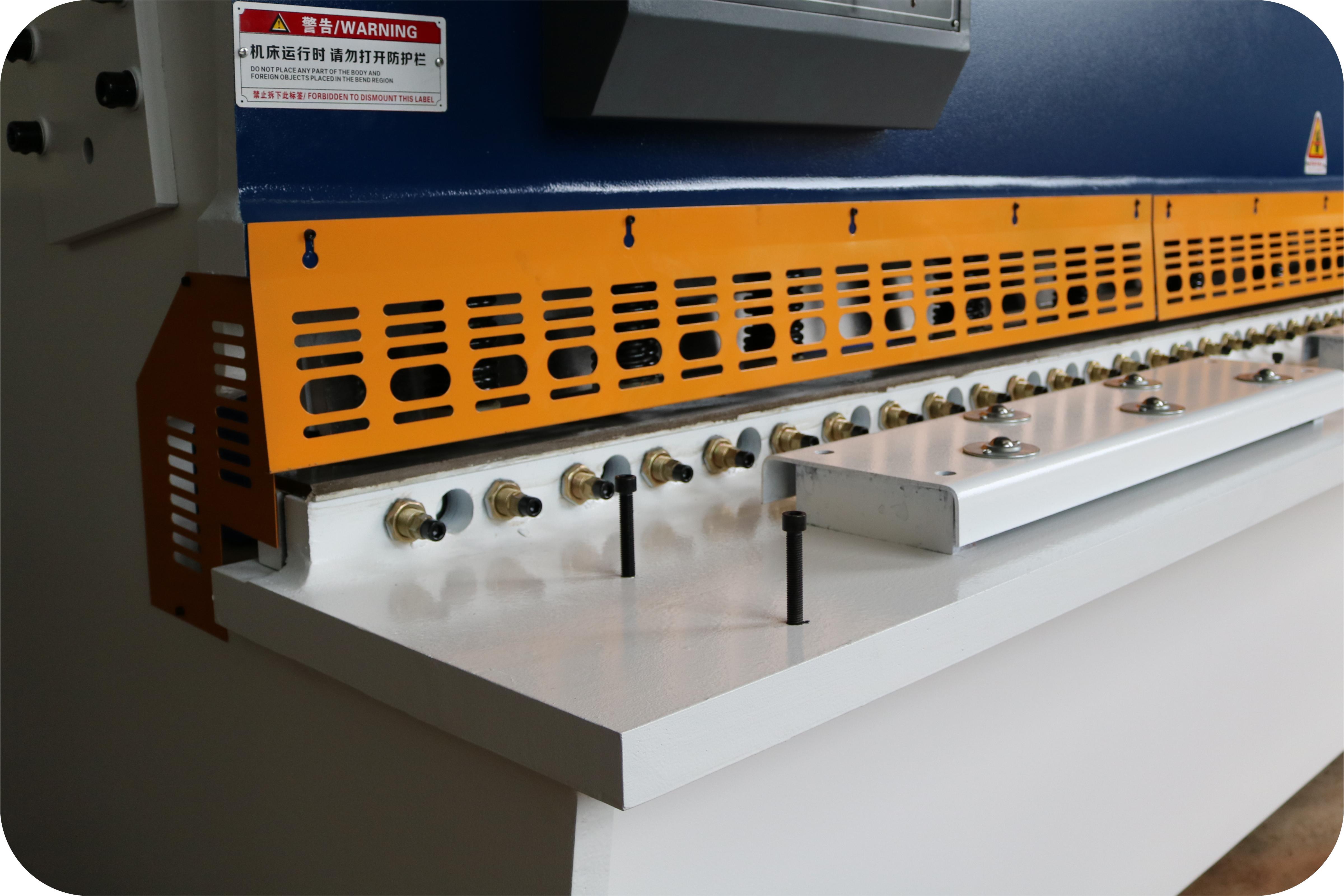 Sheaering machine worktable