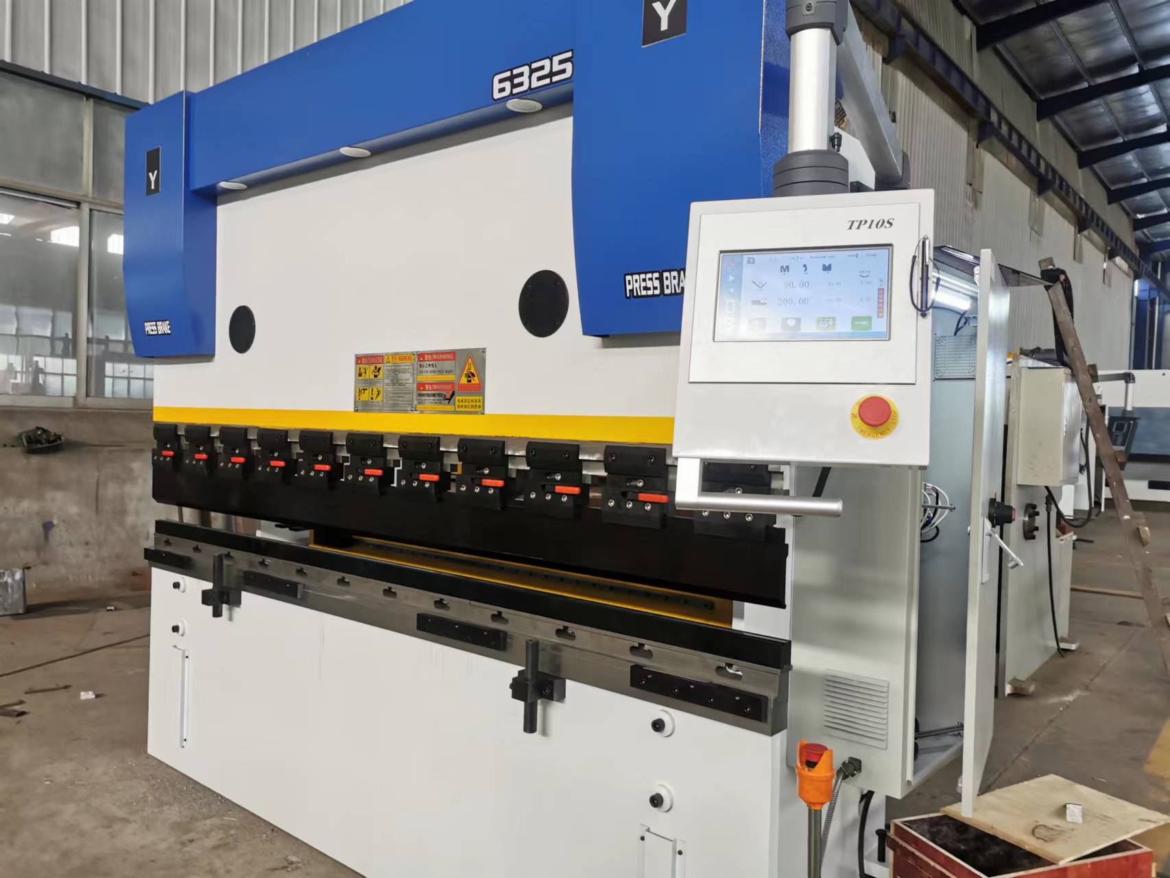 How about NC press brake: 63T/2500 TP10S press brake